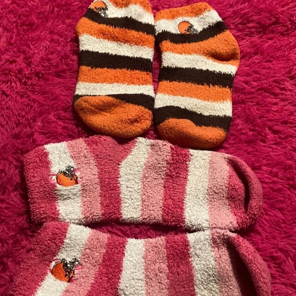 NFL Accessories - Cleveland Browns NFL Women Socks (2 Pairs!)